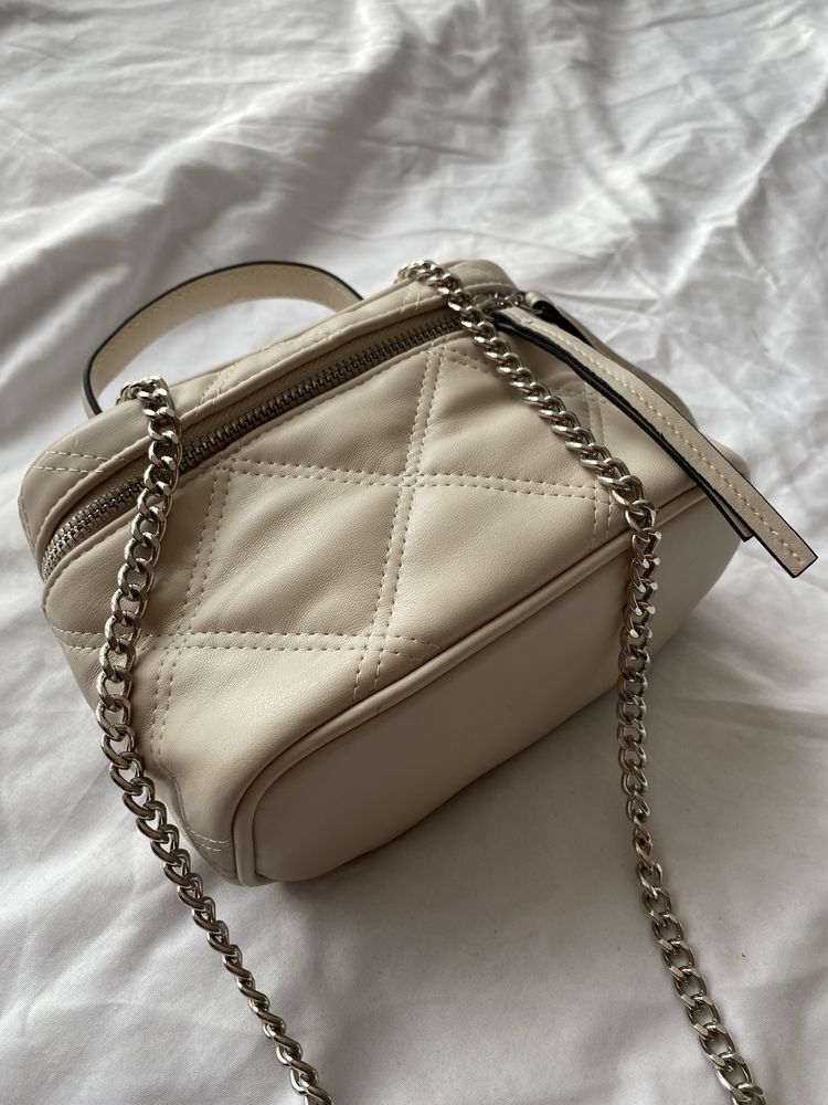 Актуальна сумочка в стилі Zara