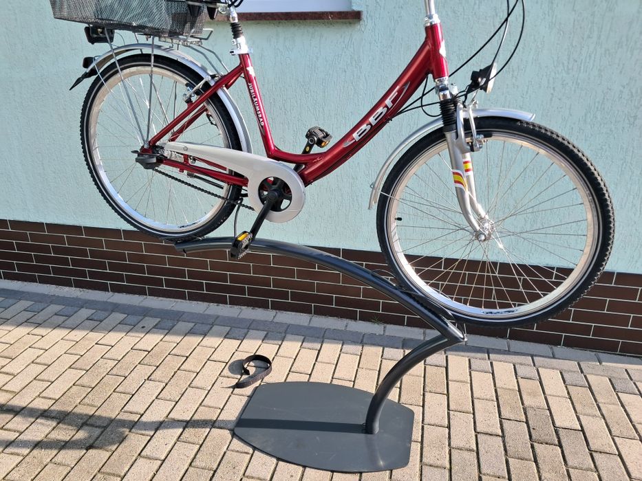 Stojak na rower ekspozycyjny
