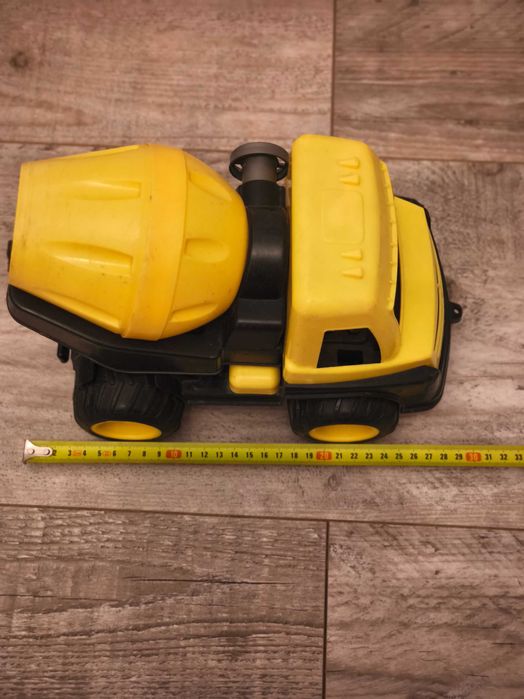 Samochodzik betoniarka