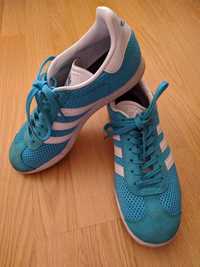 Sapatilhas azuis adidas gazelle