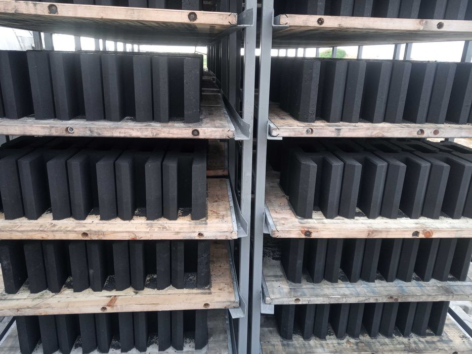 Podmurówki betonowe barwione, łączniki betonowe, panele ogrodzeniowe