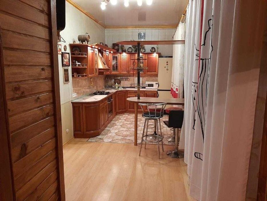 97 Дом  до 40 чел 25 спальных мест бассейн  баня Петровка Дорогожичи