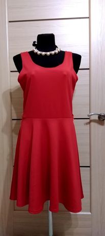 Фирменное красное нежное платье Boohoo М-L