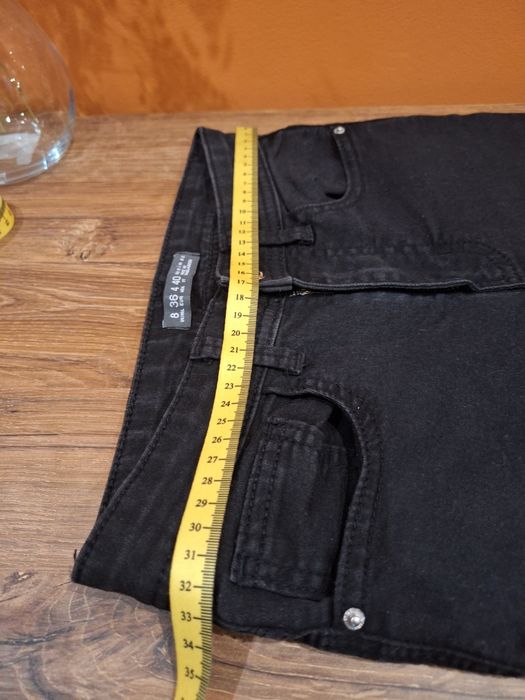 Damskie czarne dżinsy