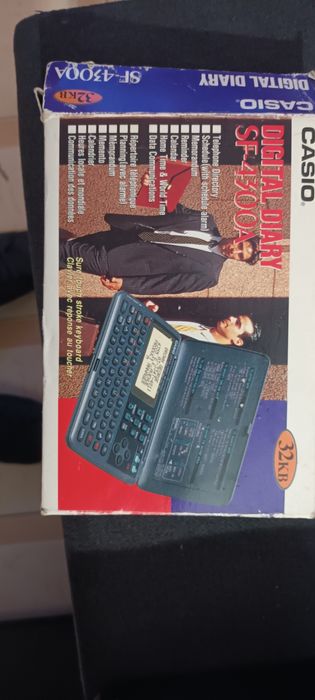 Calculadora digital e agenda eletrónica 4€