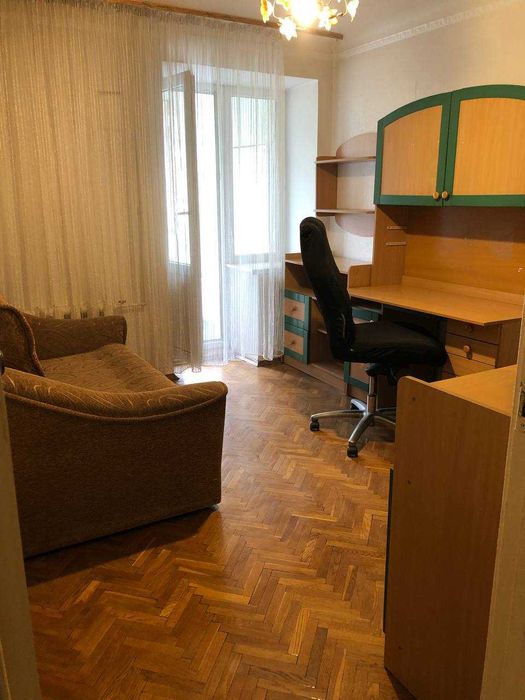 Оренда 3 к.кв.( поруч  м.Деміівська)