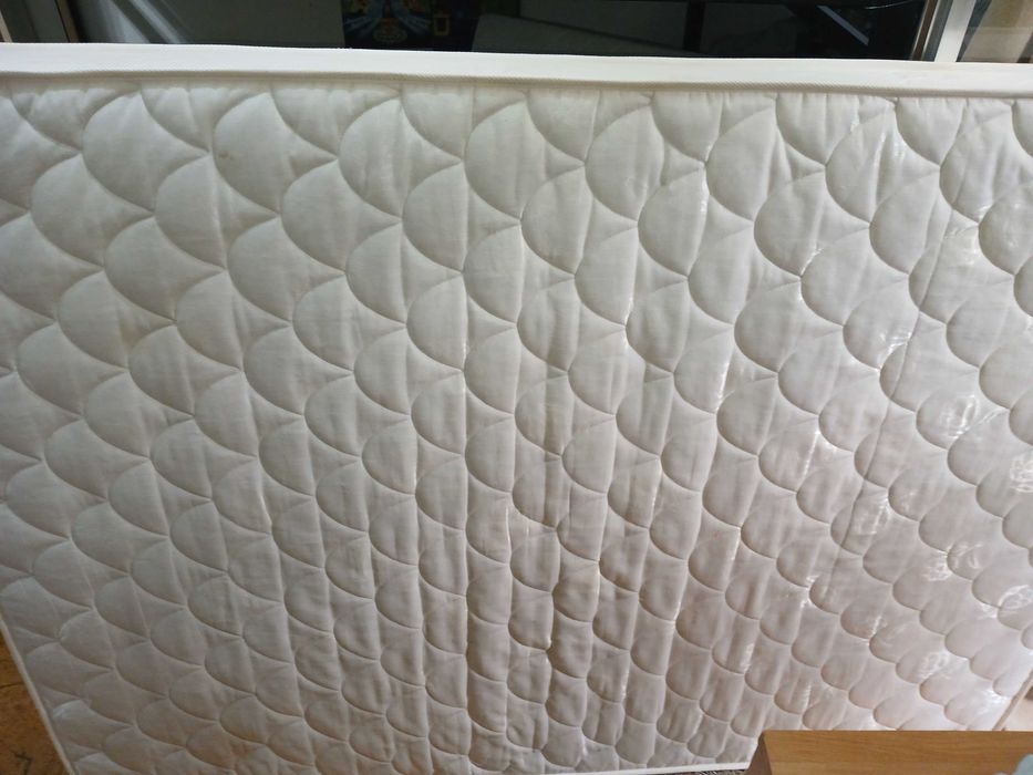 Jogo mesa ,colchão casal etc