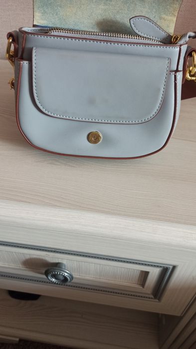 Женская  сумочка  кожа.