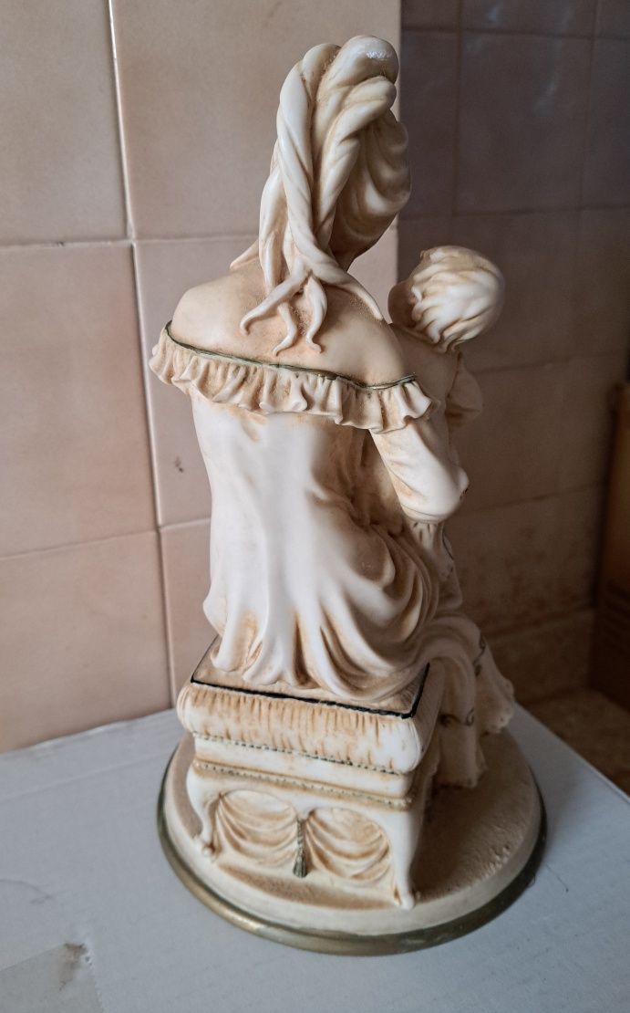 Escultura  Maternidade