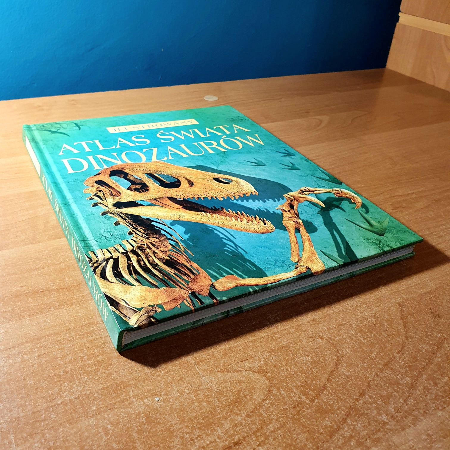 ILUSTROWANY Atlas Świata Dinozaurów