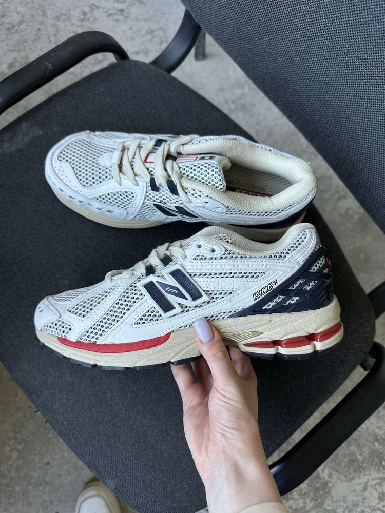 Продам Нью Беленс New Balance 1906R 41,42 розмір