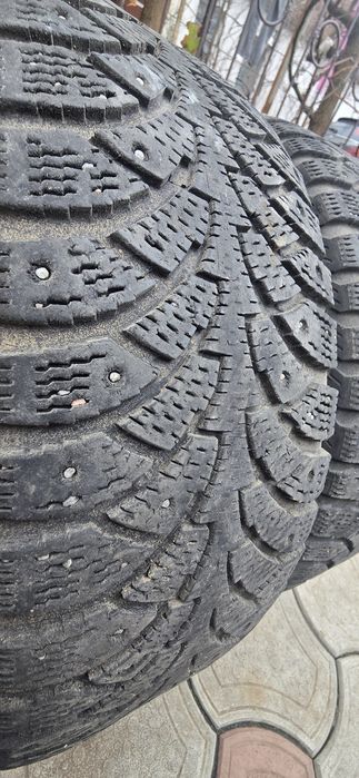 Продам 2 колеса зима 1200грн пара