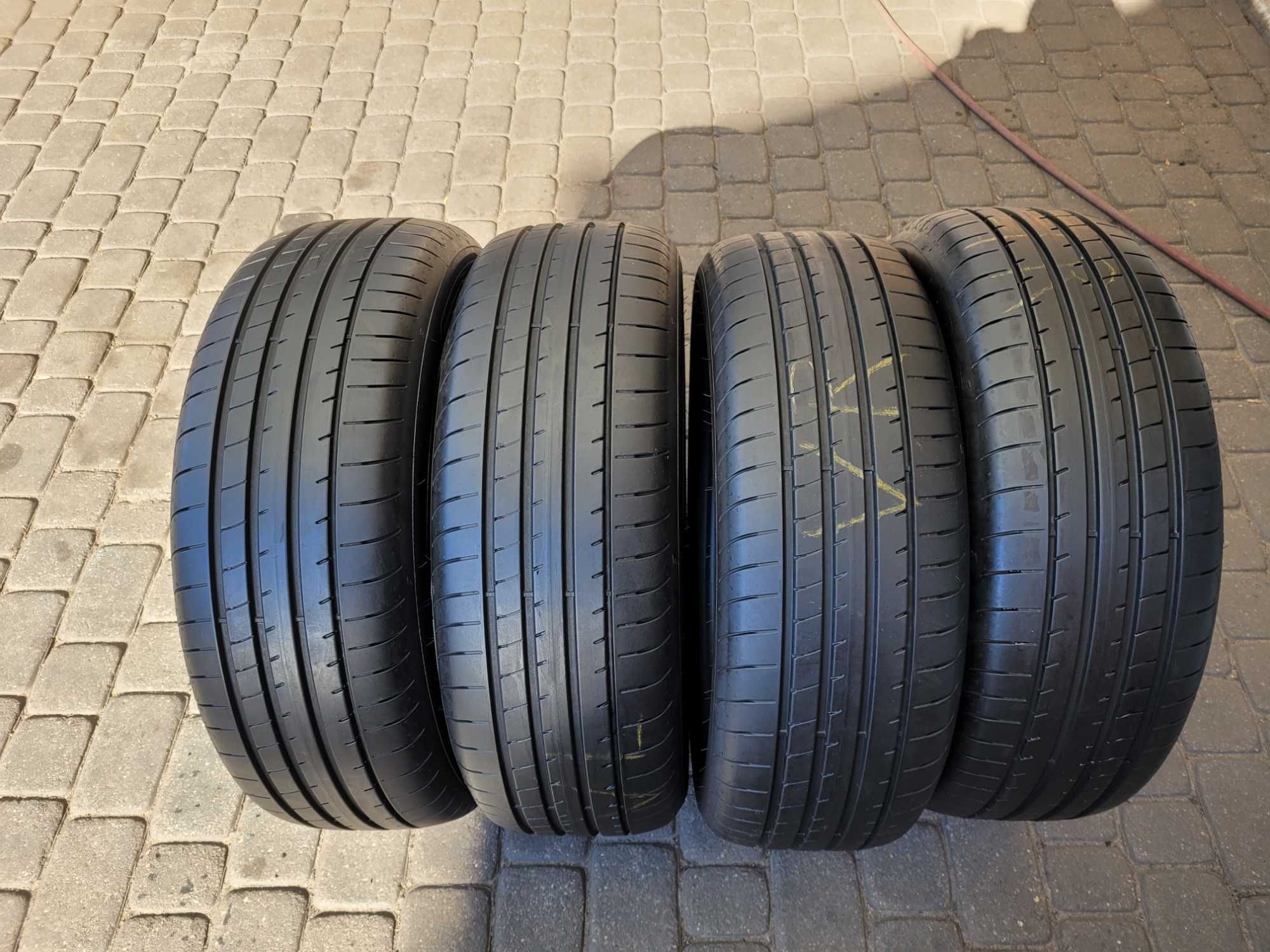 235 /55 R 18   Goodyear    Lato/Komplet