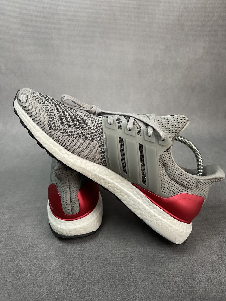 Buty adidas Ultra Boost 1.0 DNA Grey Scarlet roz. 46