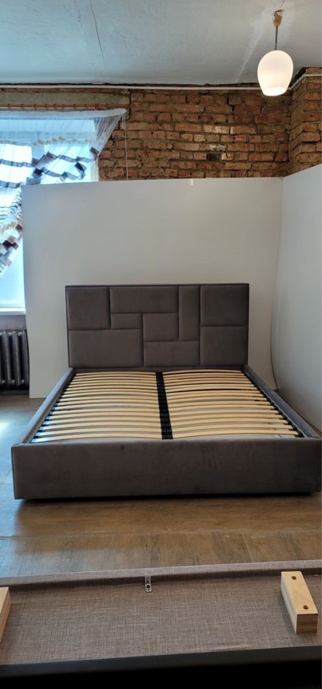 Ліжко з підйомним металевим механізмом 160х200