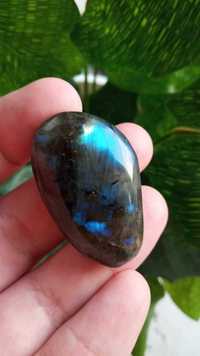 Натуральный камень лабрадор или лабрадорит