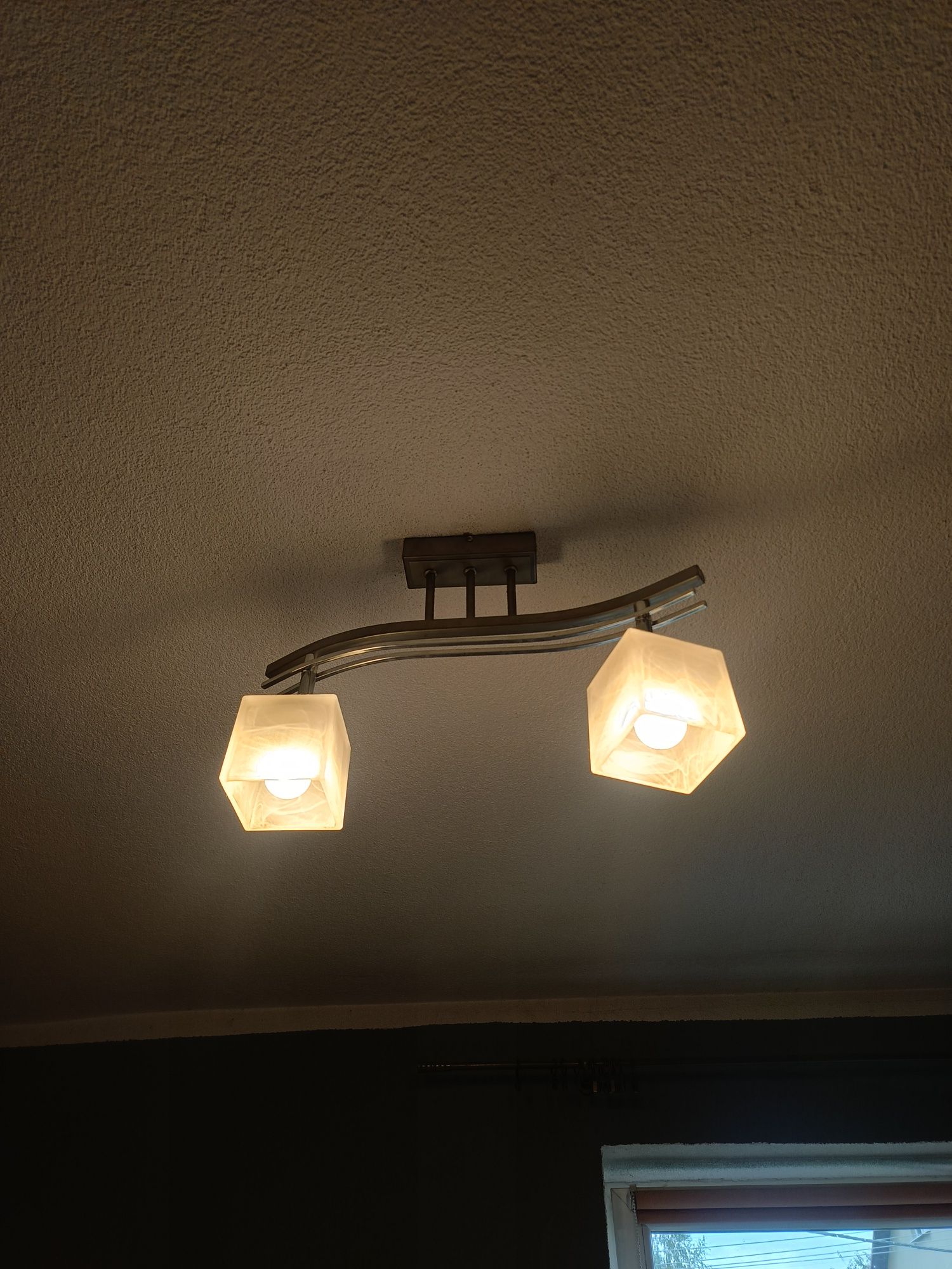 Lampa wisząca do wnętrz