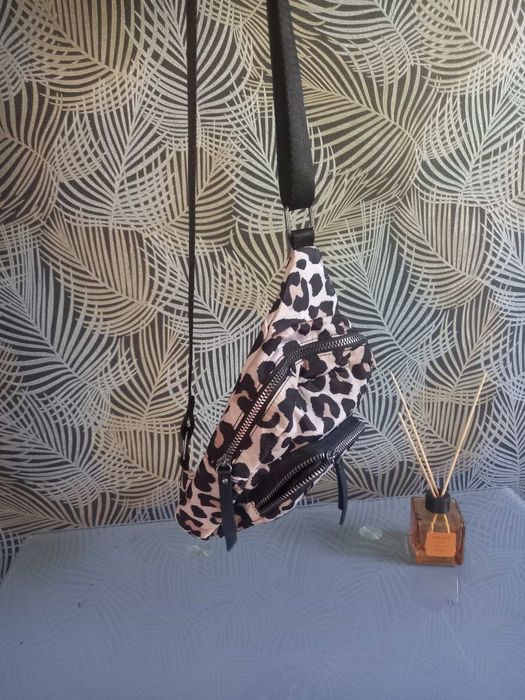 Універсальна сумочка-наплічник