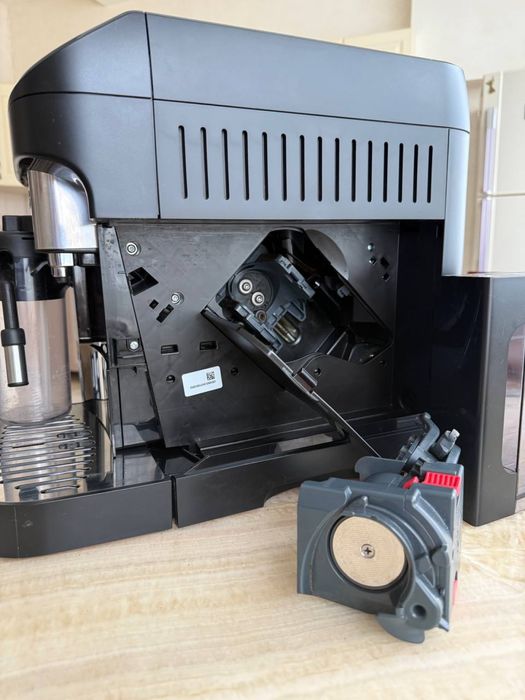 Кавомашина Delonghi ECAM320.60.B