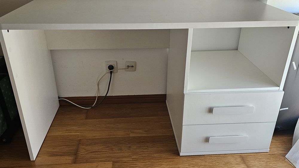 Secretária com 2 gavetas