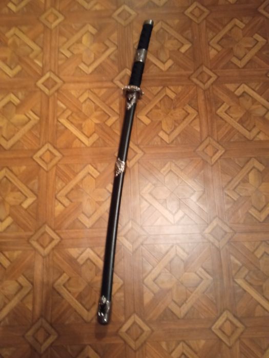 Самурайские мечи катана для колекции и планировки.