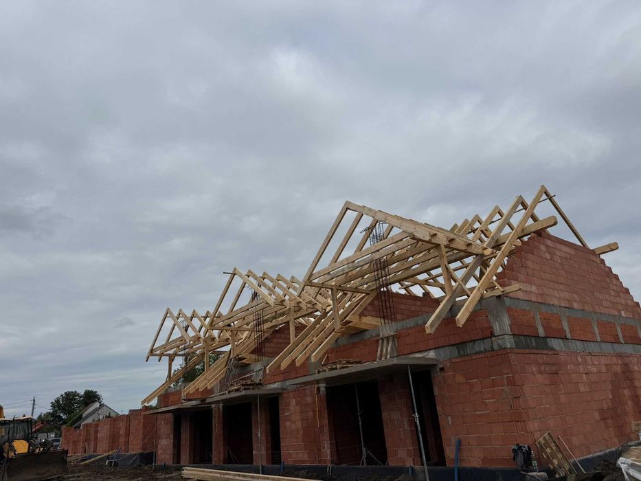 Więźba dachowa Drewno KVH C24 Prefabrykowana CNC Gotowa więźba dachowa