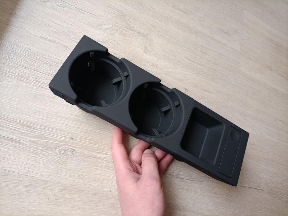 Подстаканник с монетницей BMW E46