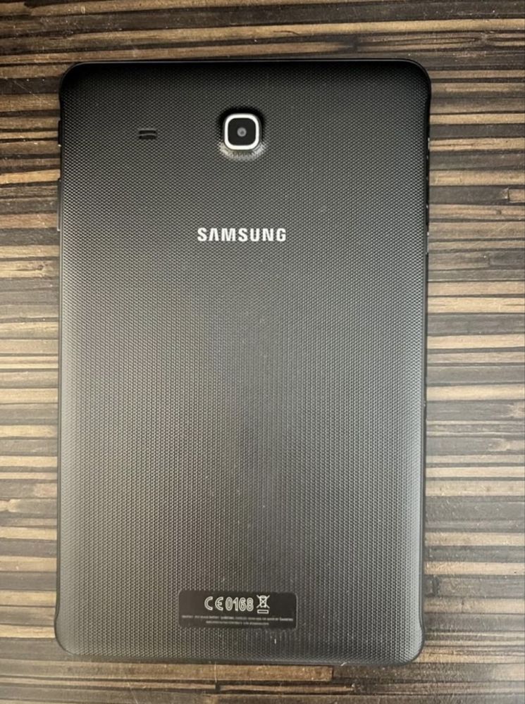 Tablet samsung SM-T561
