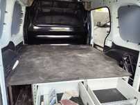 Vendo caixa de arrumos para Mercedes citan