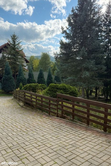 Twój azyl wśród zieleni – dom z dużą działką w Zawadce