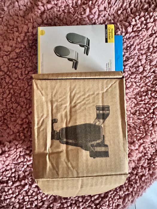 Автомобільний тримач, підставка, тримачі.