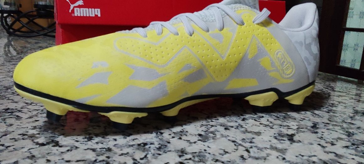 Chuteiras 41 PUMA FUTURE PLAY FG/AG novas!