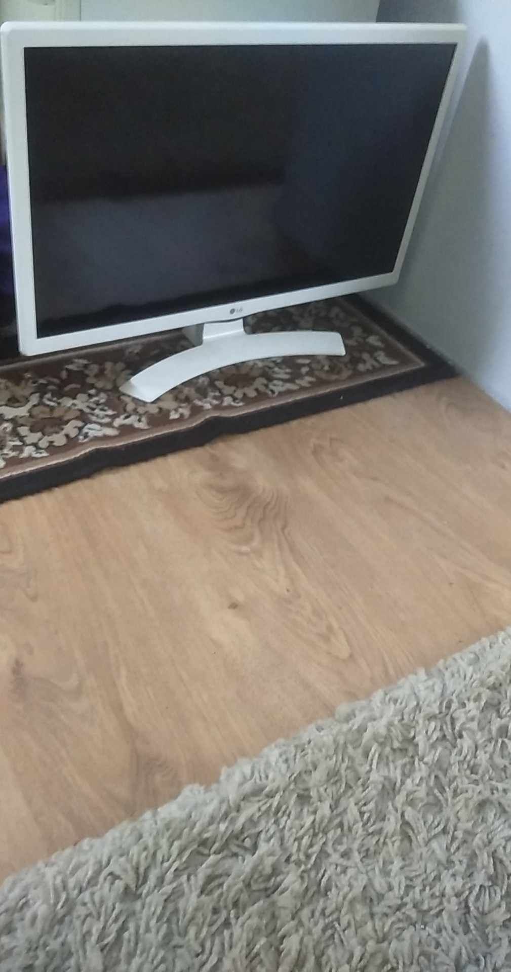 Monitor LG 24" z funkcją TV+pilot HDMI USB wbudowane głośniki