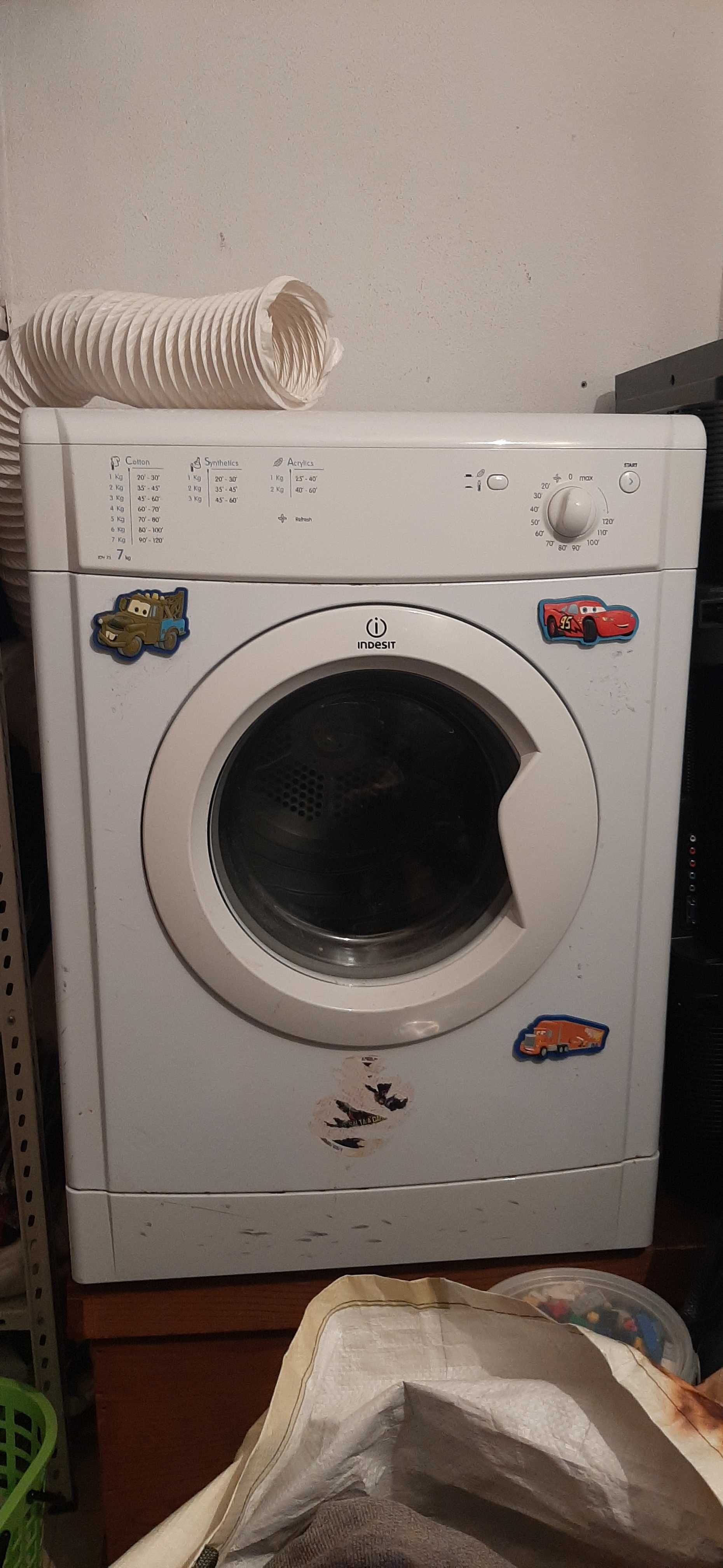 Maquina de secar Indesit
