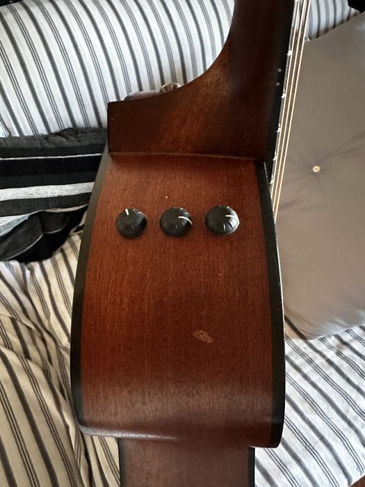 Guitarra Taylor 114 E