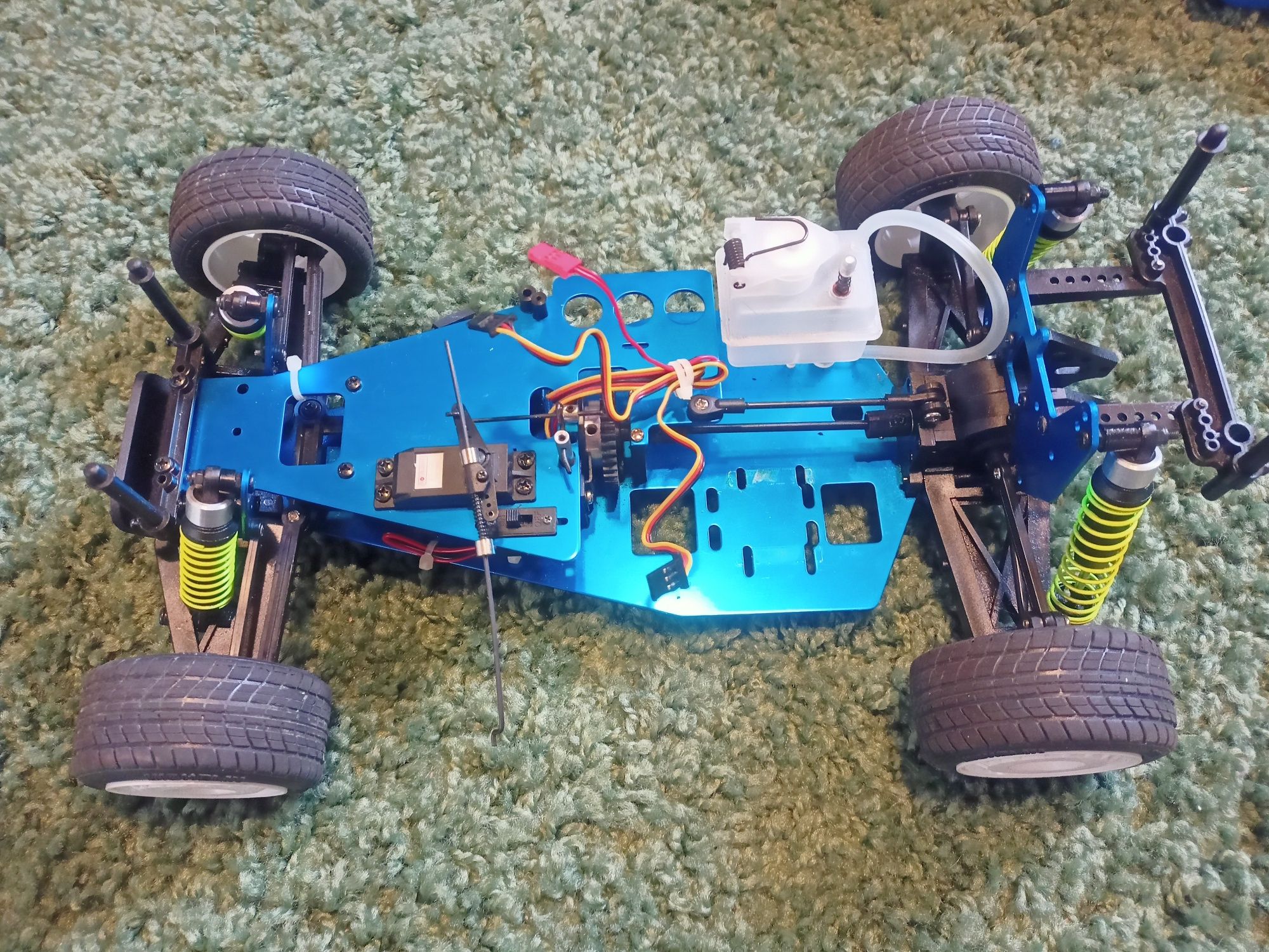 Model rc nitro podwozie 1/10 2WD Carson reely tamiya