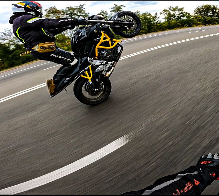 Yamaha mt07 зроблена під stunt