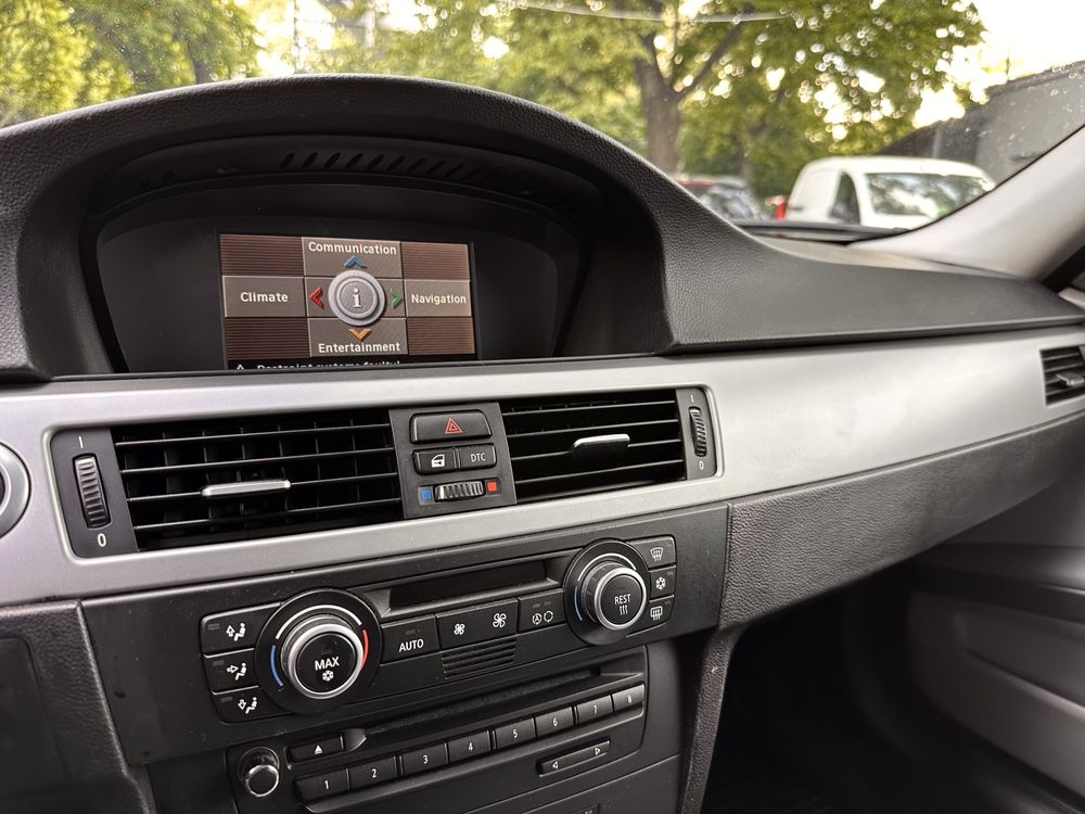 BMW 325 XI E90 X-Drive | 3.0 Beznyna 218KM | Manual 6b | Navi | 2008