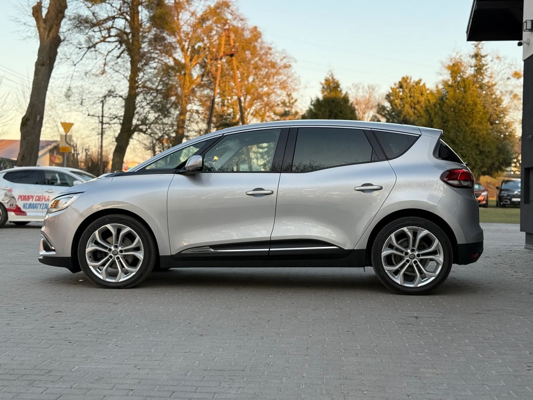 Renault Scenic świetny stan, pełen serwis , cena promocyjna!!!