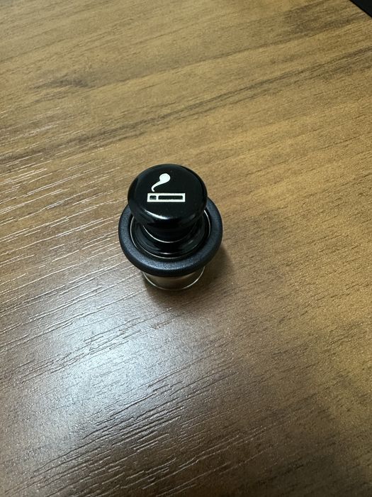 Продам прикуриватель на HONDA Accord 8 Original
