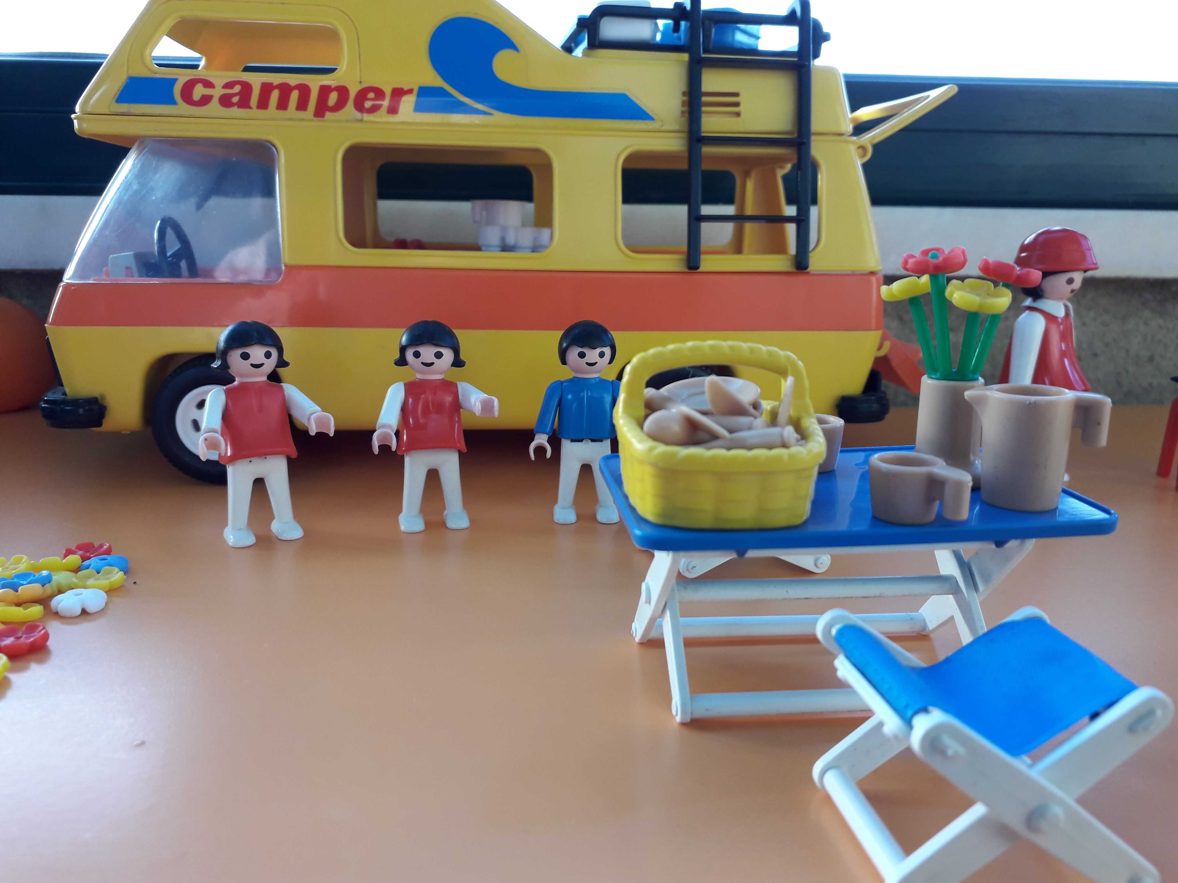 Sets vintage Playmobil-parque infantil, brincar na neve e autocaravana