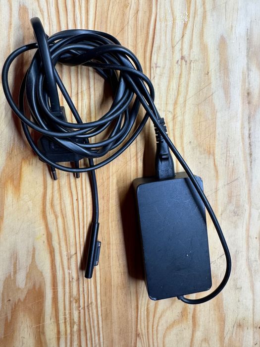 Vendo Tablet surface pro6 . Portátil laptop .