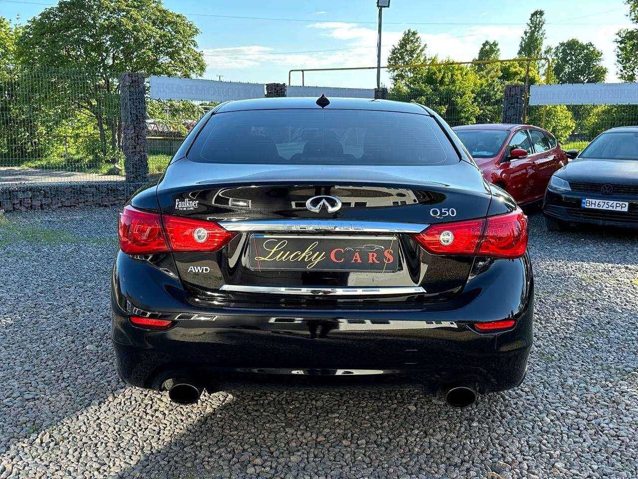 Авто Infiniti Q50 2016