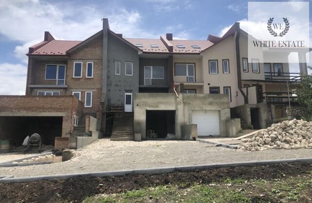 Продаж 3 поверхового таунхауса у с. Смиківці