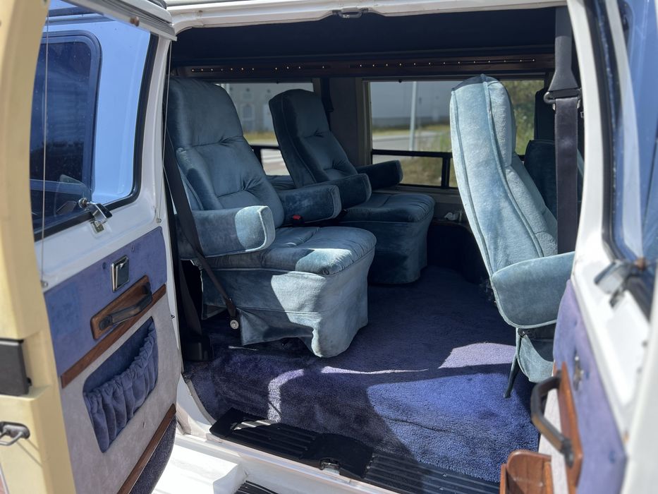 Dodge RAM 350 7 osob salonka kamper youngtimer zabytek zamiana