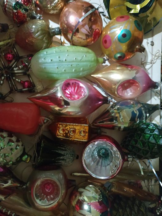 Іграшки новорічні різні