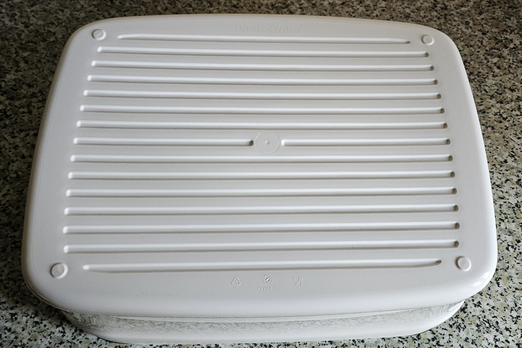 Caixa para pão da Tupperware