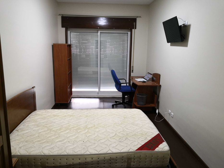 Quarto com Casa de Banho privada no polo universitário