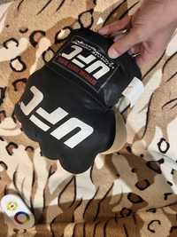 Перчатка UFC игрушка мягкая. Перчатка болельщика