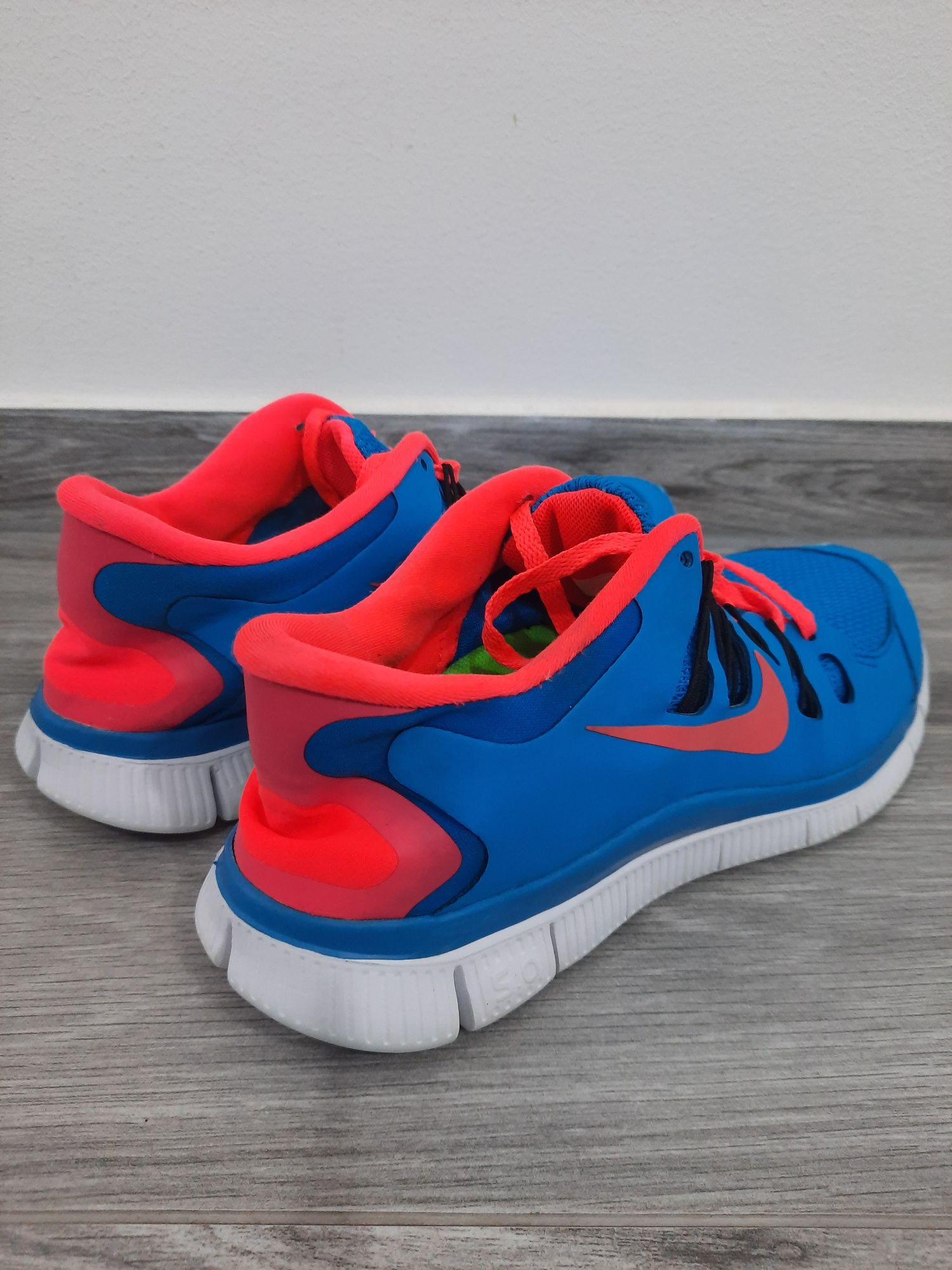 Кросівки NIKE Nike free 5.0  розмір EUR 40